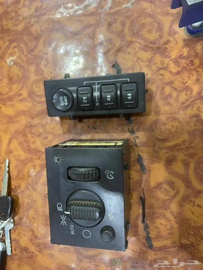 عندي سويتش الانوار جمس بي 100 وسويتش دبل نظيف بي 100 1