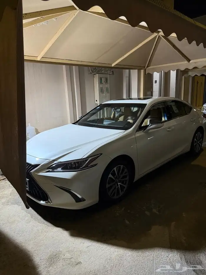 للبيع لكزاز هايبرد حجم 300 موديل 2023 بويه بلد ماشي 91 الف 0