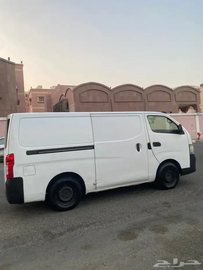 باص نيسان بضاعه ديزل 2020 5