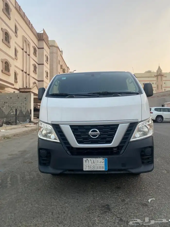 باص نيسان بضاعه ديزل 2020 13