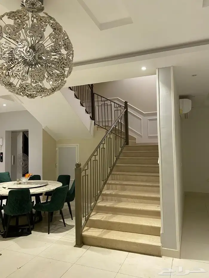 فيلا للبيع بالحمدانية مساحة 440م واجهتين مسجد وشارع 20م 6