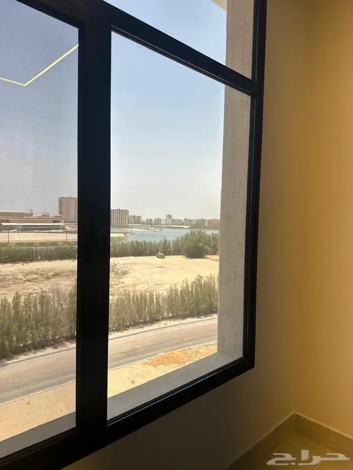 شقه للايجار في حي الحمراء 11