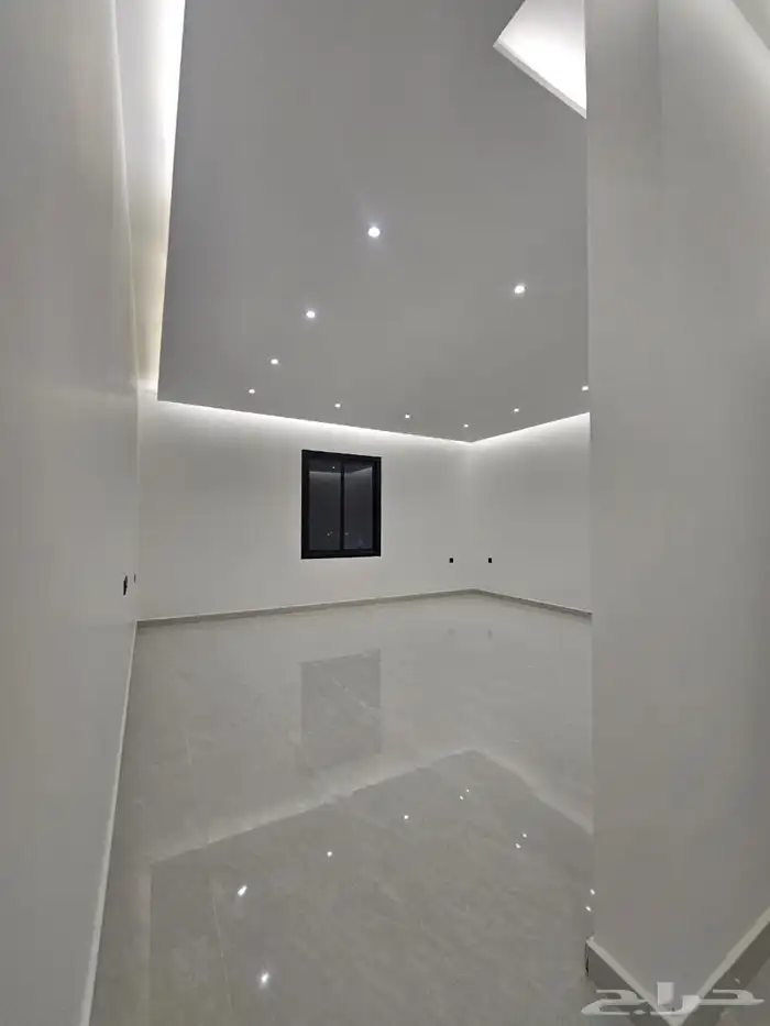 للبيع فلة ظهرة لبن 400م دور ارضي ودرج صاله و 4 شقق استديو 29