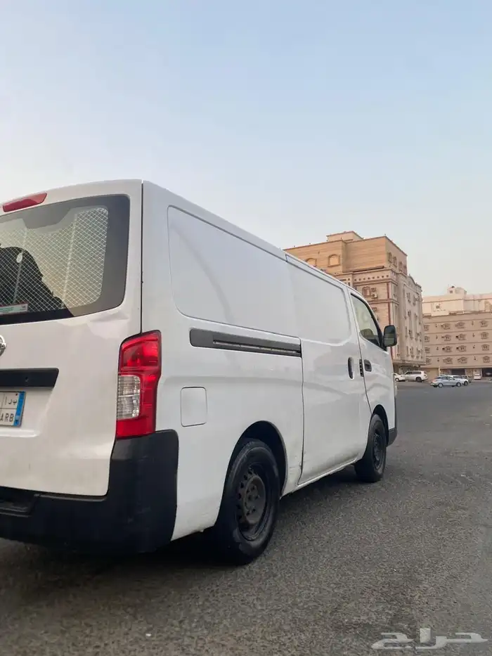 باص نيسان بضاعه ديزل 2020 7
