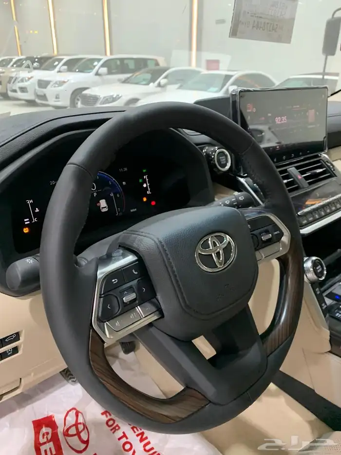 لاندكروزر L4 اسود بنزين سعودي 2025 أصفار اقل سعر بالسوق 6
