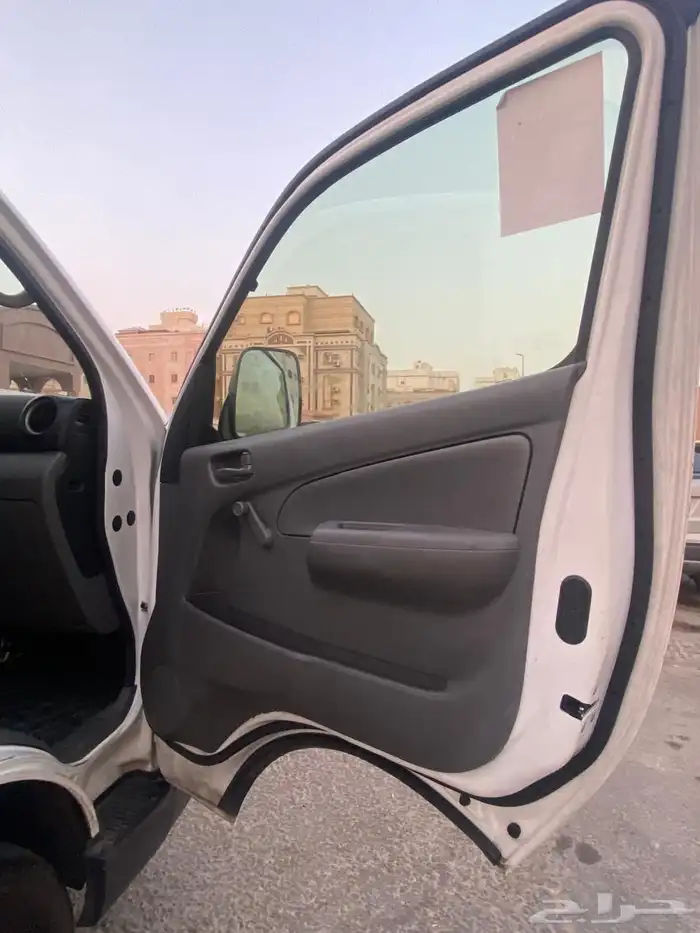 باص نيسان بضاعه ديزل 2020 11