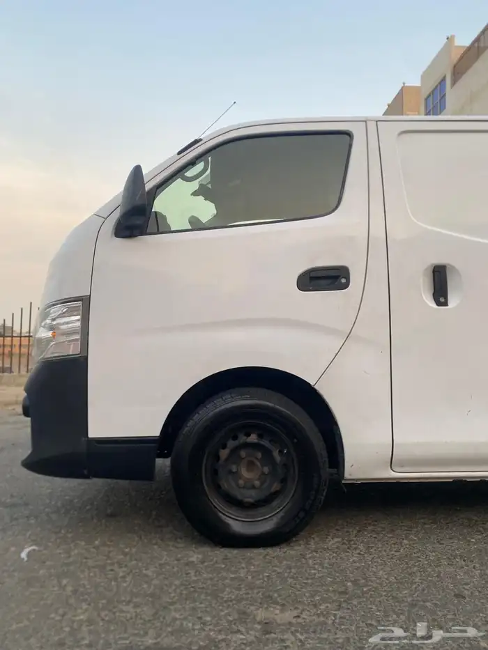 باص نيسان بضاعه ديزل 2020 3
