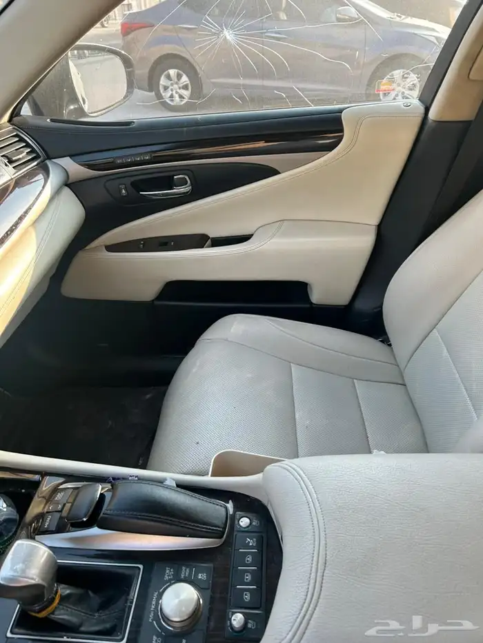 لكزس LS460 8