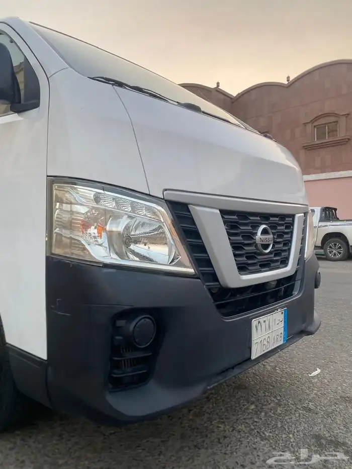 باص نيسان بضاعه ديزل 2020 10