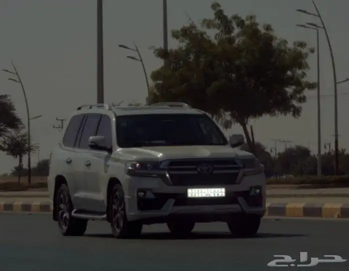 تويوتا لاند كروزر vxr الموديل (2016) سعودي (عبداللطيف جميل) 0