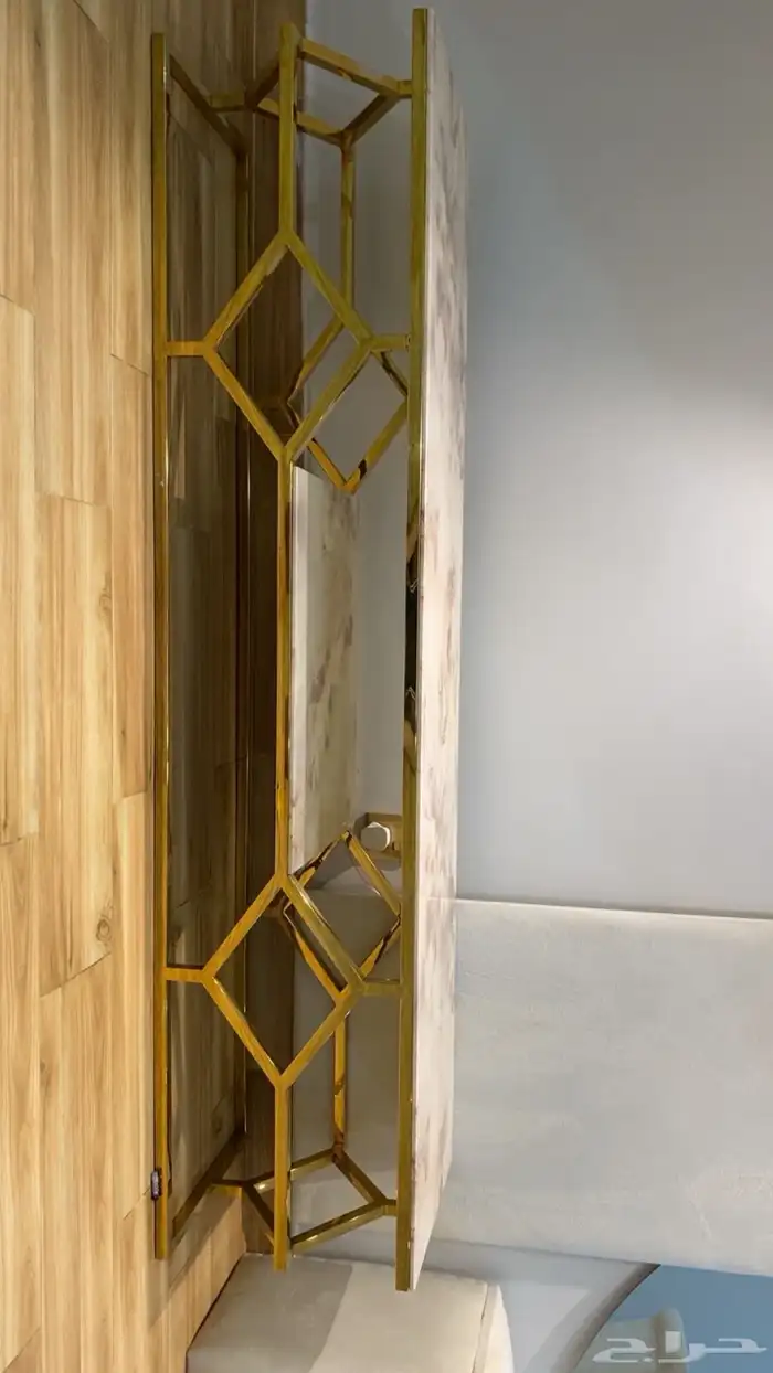 طاوله للبيع 0