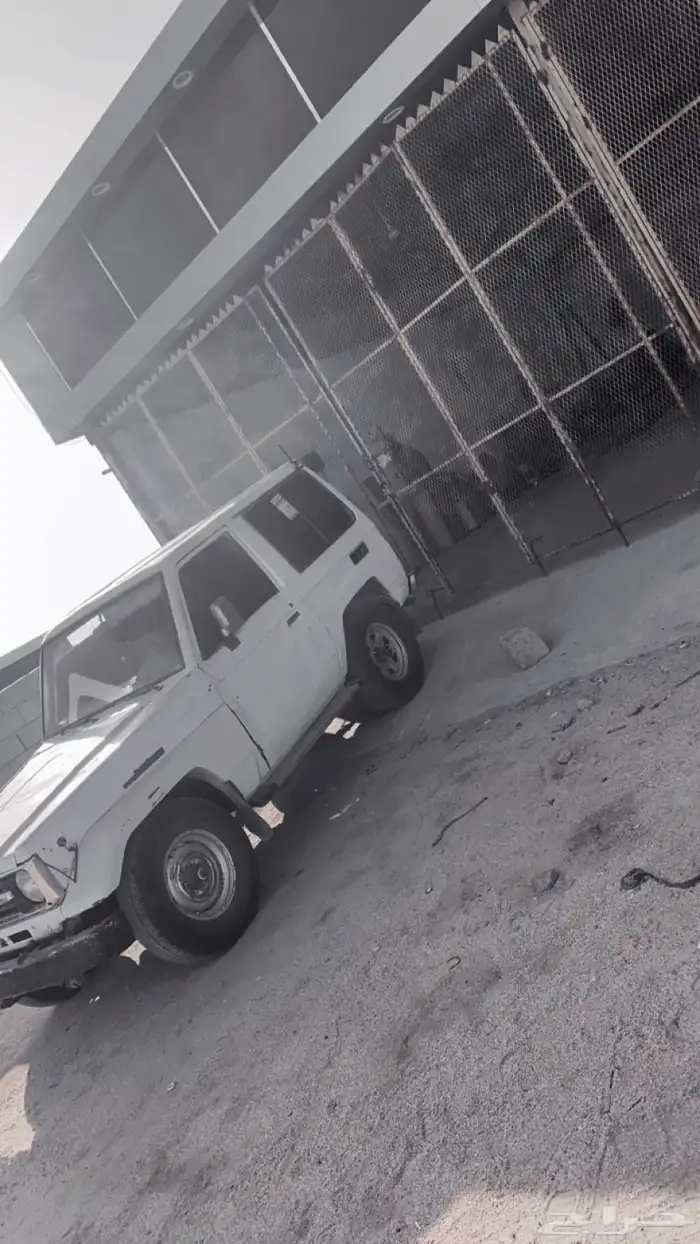 جيب ربع 89 خالط مويه والزيت وفيه صدع تحت باب الراكب شاص 9