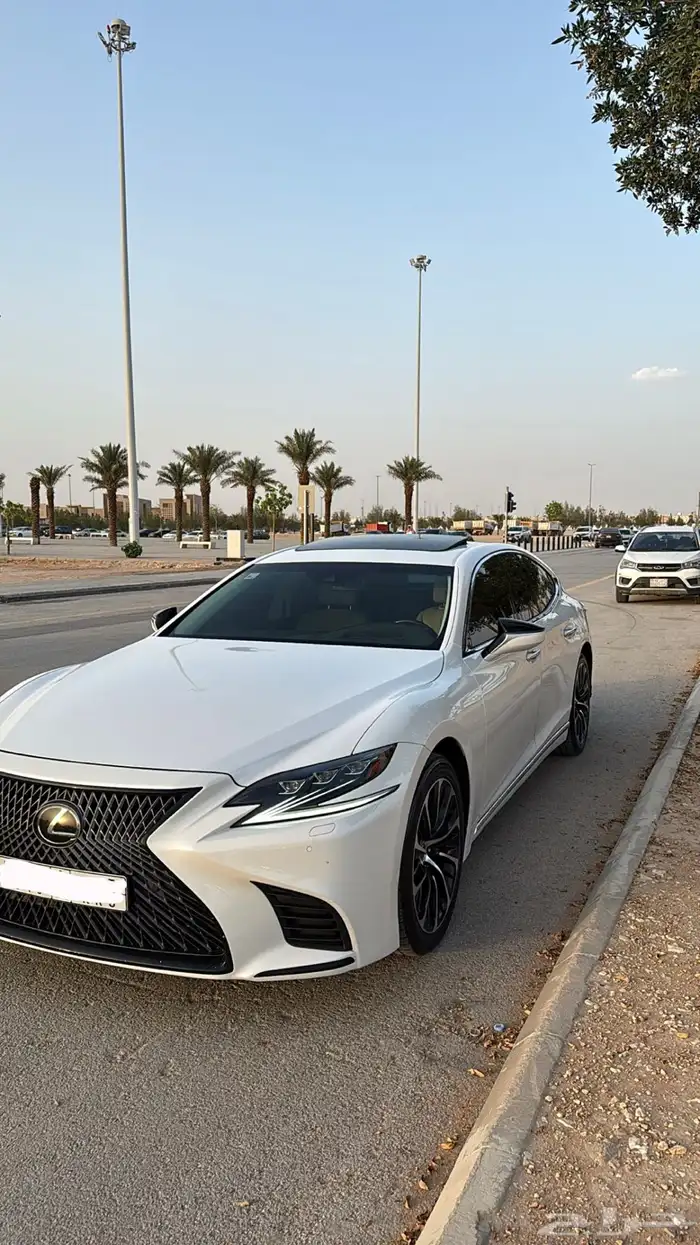 لكزس LS 500 2018 12