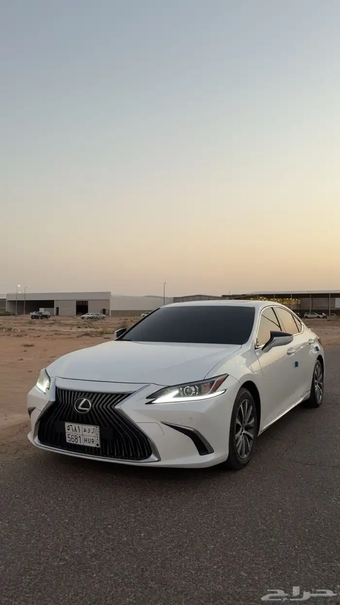 لكزس es300h هايبرد 2020 0