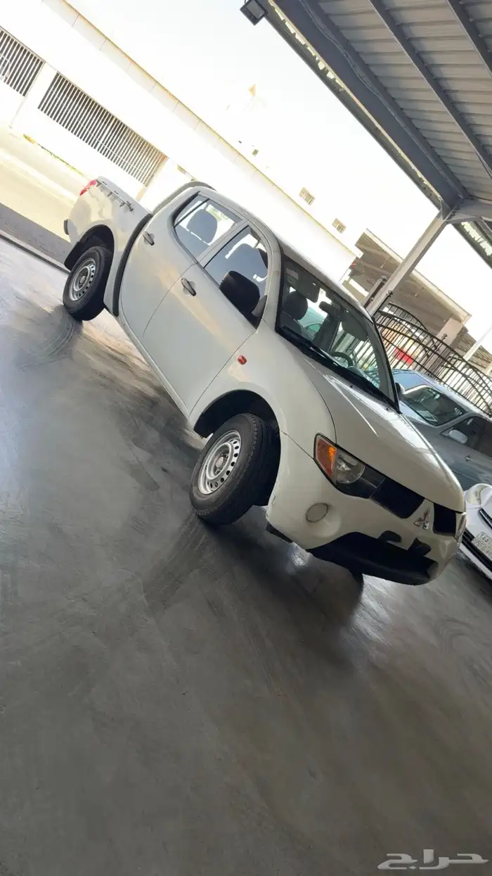 موستبيشي L200 0