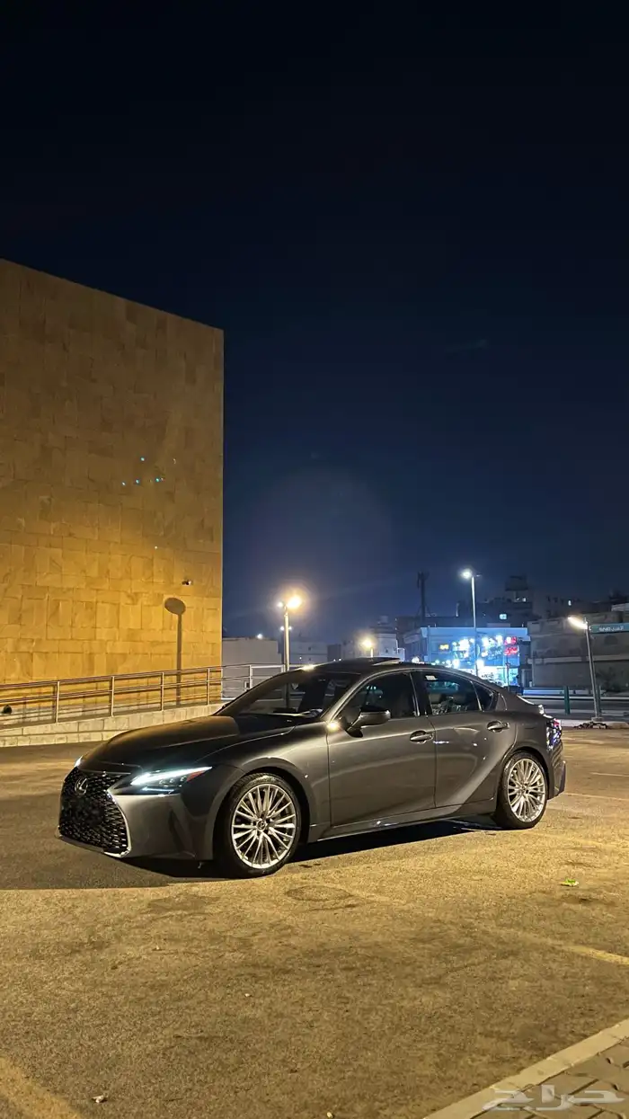 Lexus is350 2022 3