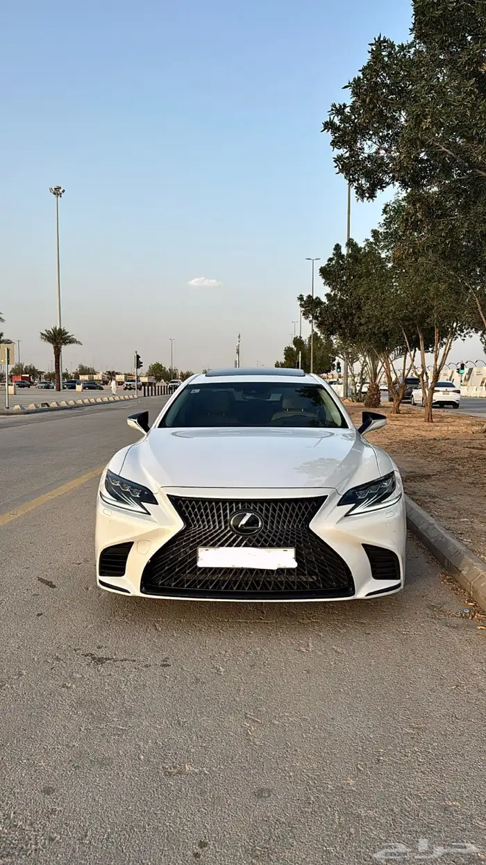 لكزس LS 500 2018 13