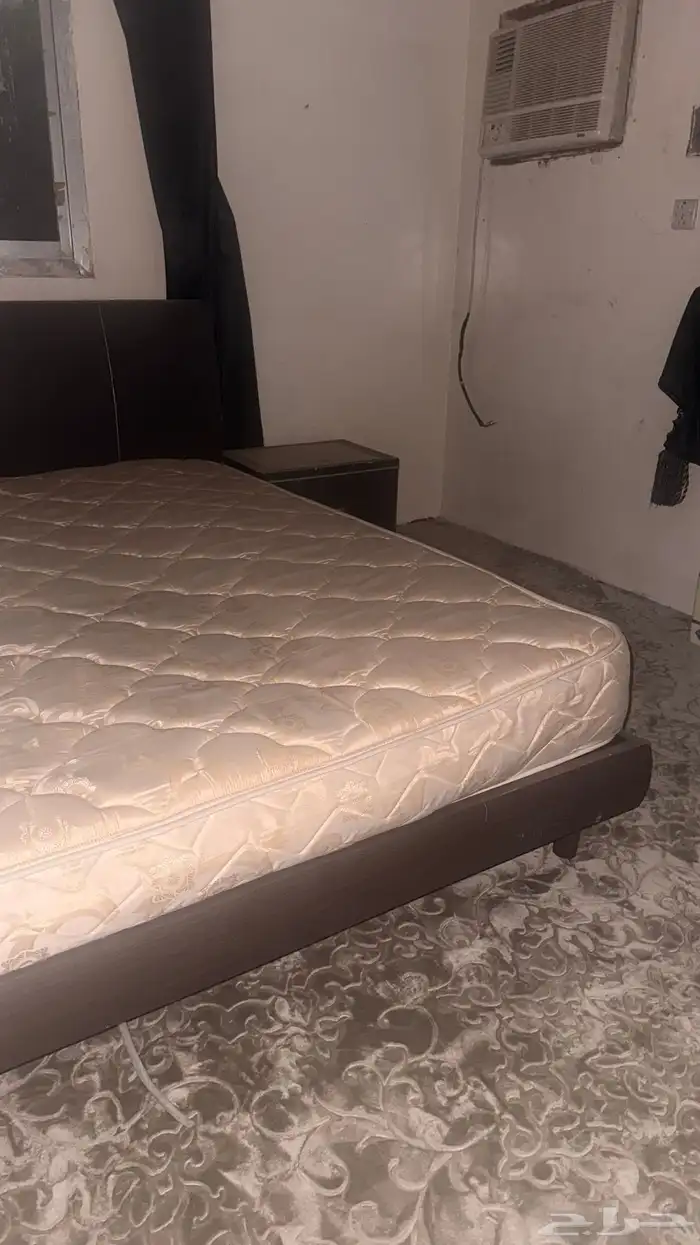 سرير مع مرتبة و2كمودينه وتسريحة 0