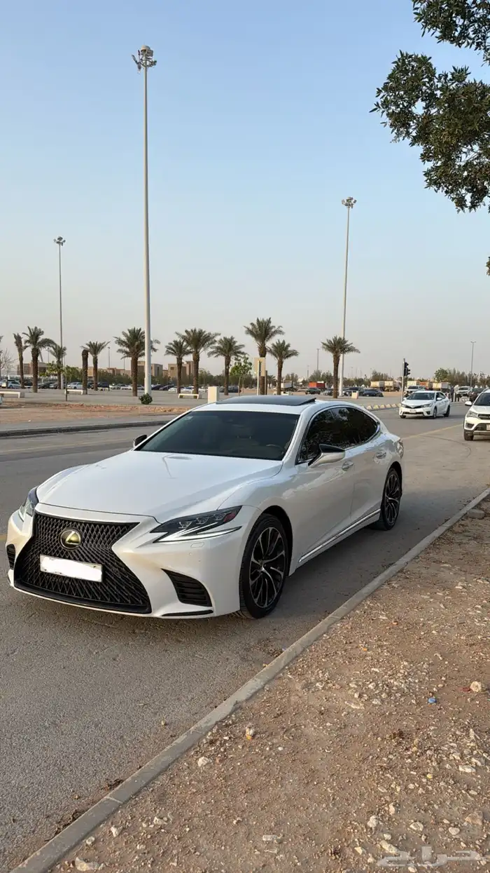 لكزس LS 500 2018 10