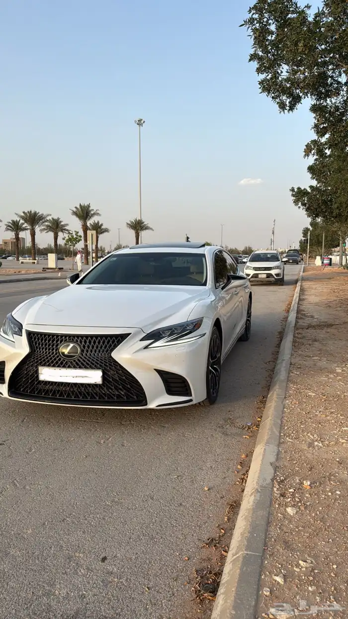لكزس LS 500 2018 11
