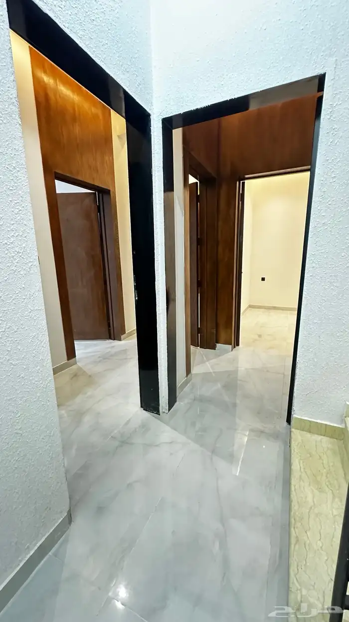 فيلا درج داخلي مع شقتين 18