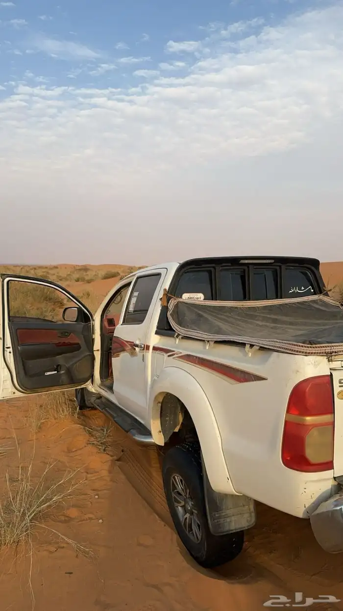 السلام عليكم للبيع هايلكس 2015 دبل باقي المواصفات 1