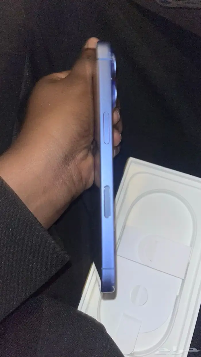 جوال آيفون 3