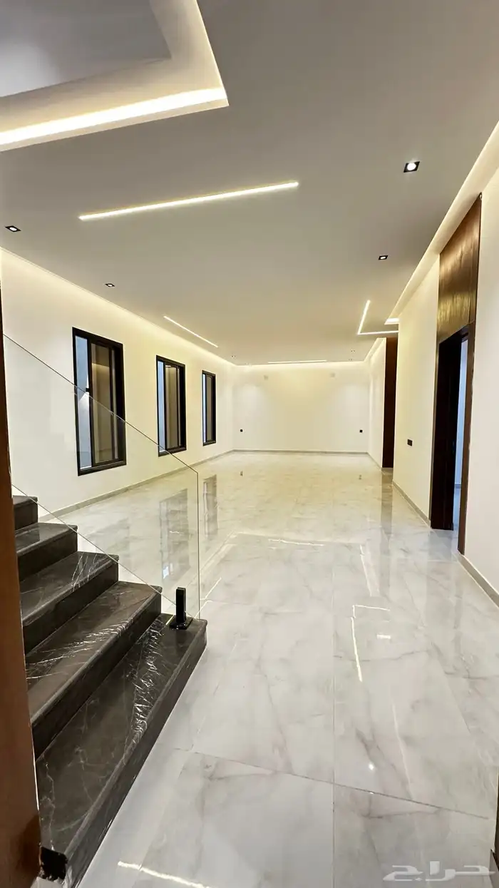 فيلا درج داخلي مع شقتين 6