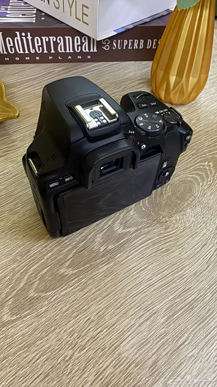 كانون 250D 1