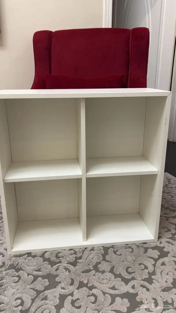 جلسه ارضية مع مساند و ستاره دولاب ايكيا ابيض وفرشه سوداء 2 2