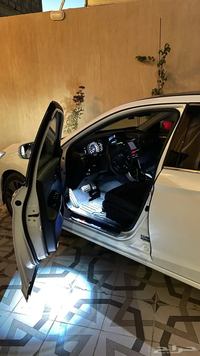 اكورد 2017 سته سلندر V6 5