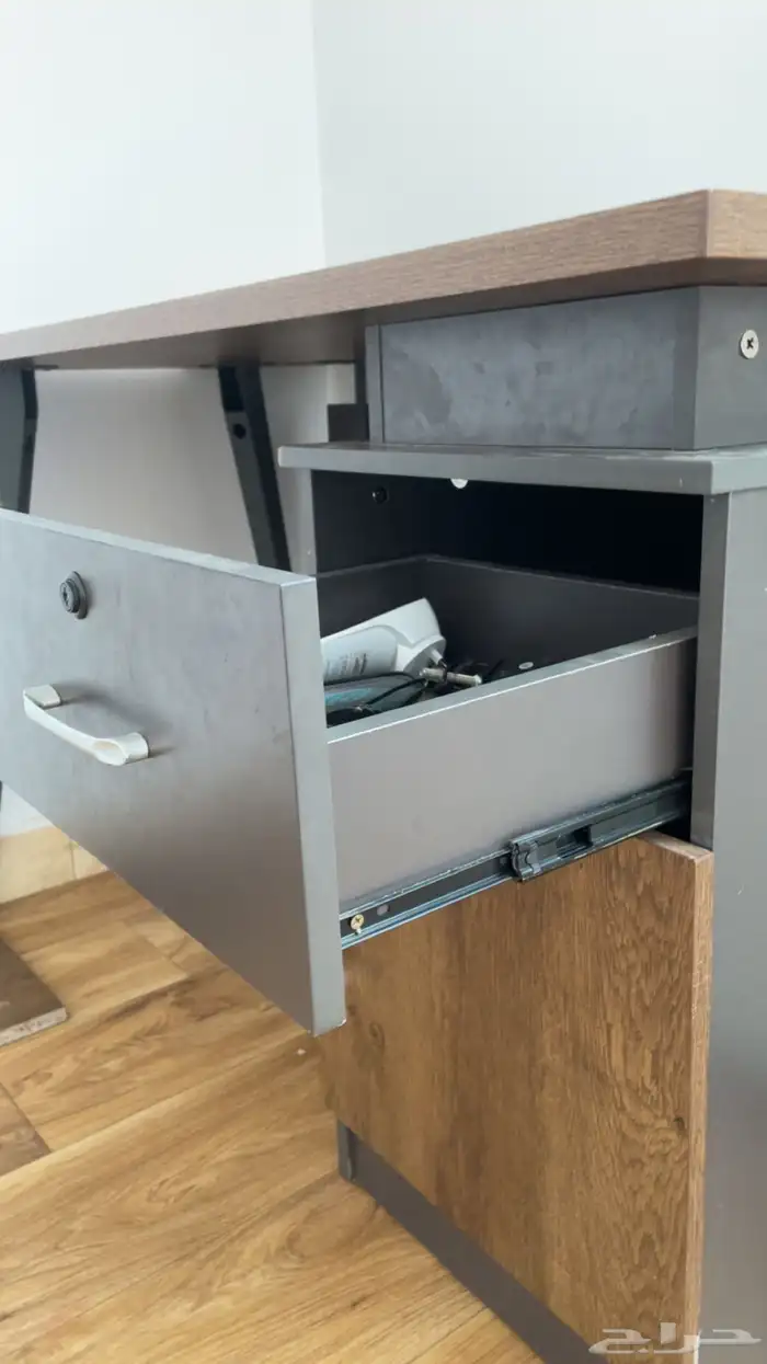 طاوله مكتب للبيع 1