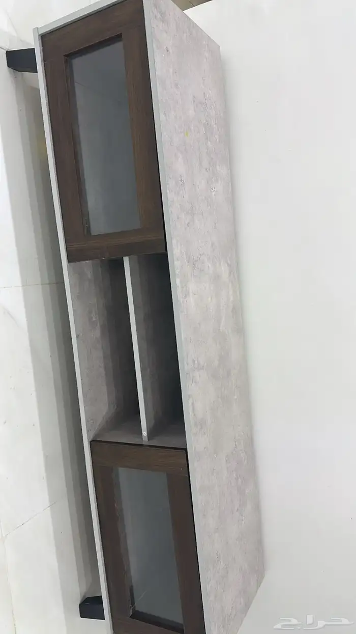 طاولة تلفزيون . 0