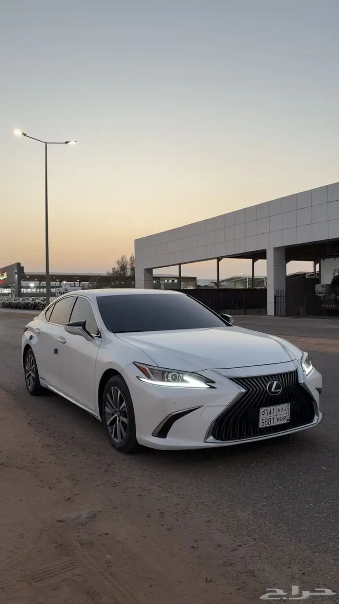 لكزس es300h هايبرد 2020 2