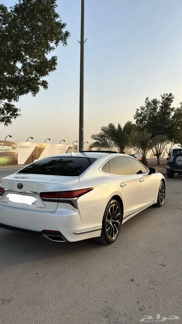 لكزس LS 500 2018 15