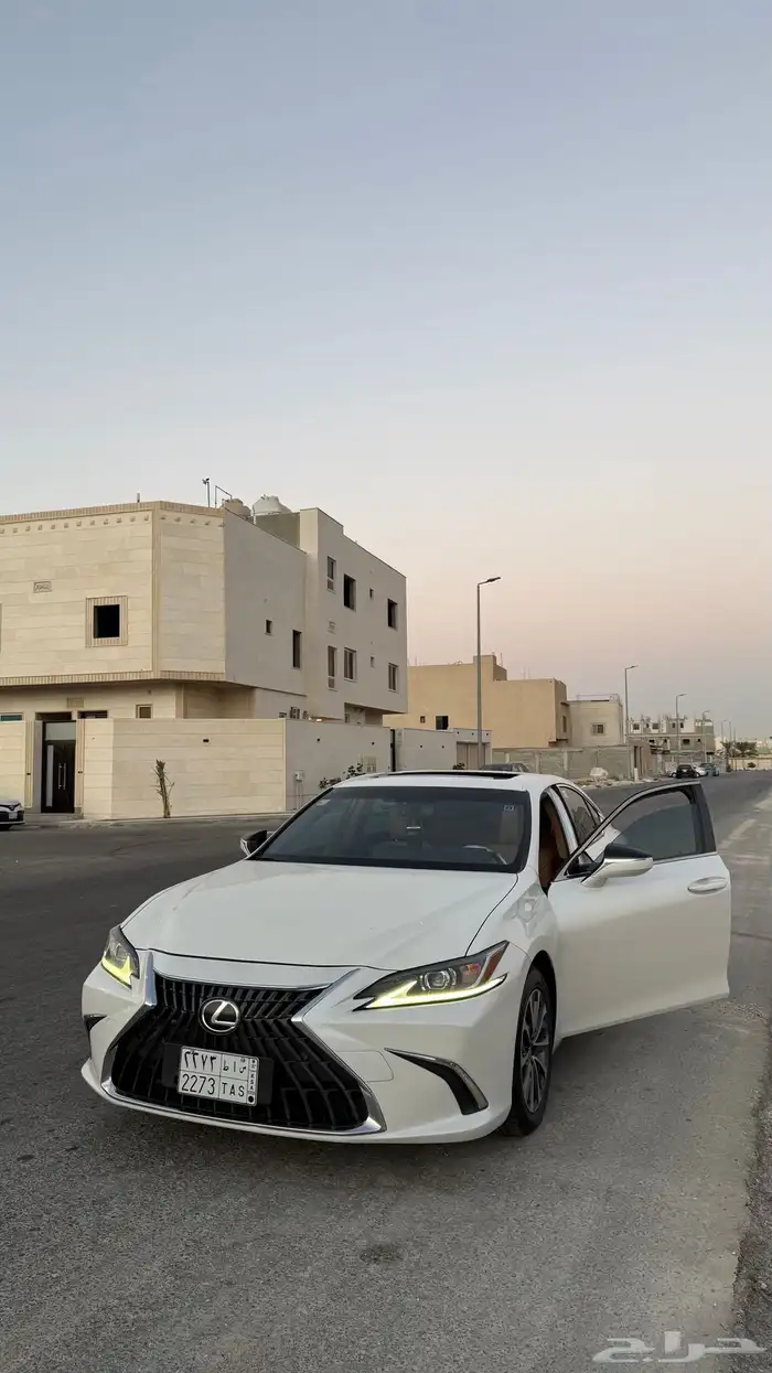للبيع لكزس 2022 0