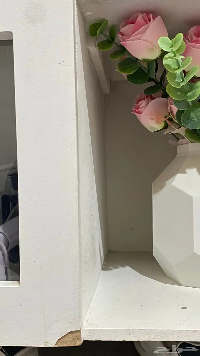 دولاب كوفي يوجد فيه خدش سعر الشراء 350 البيع 200 1