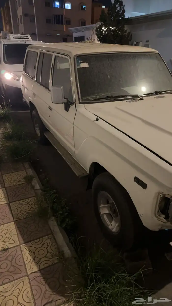 صالون لاند كروزي 1988 3