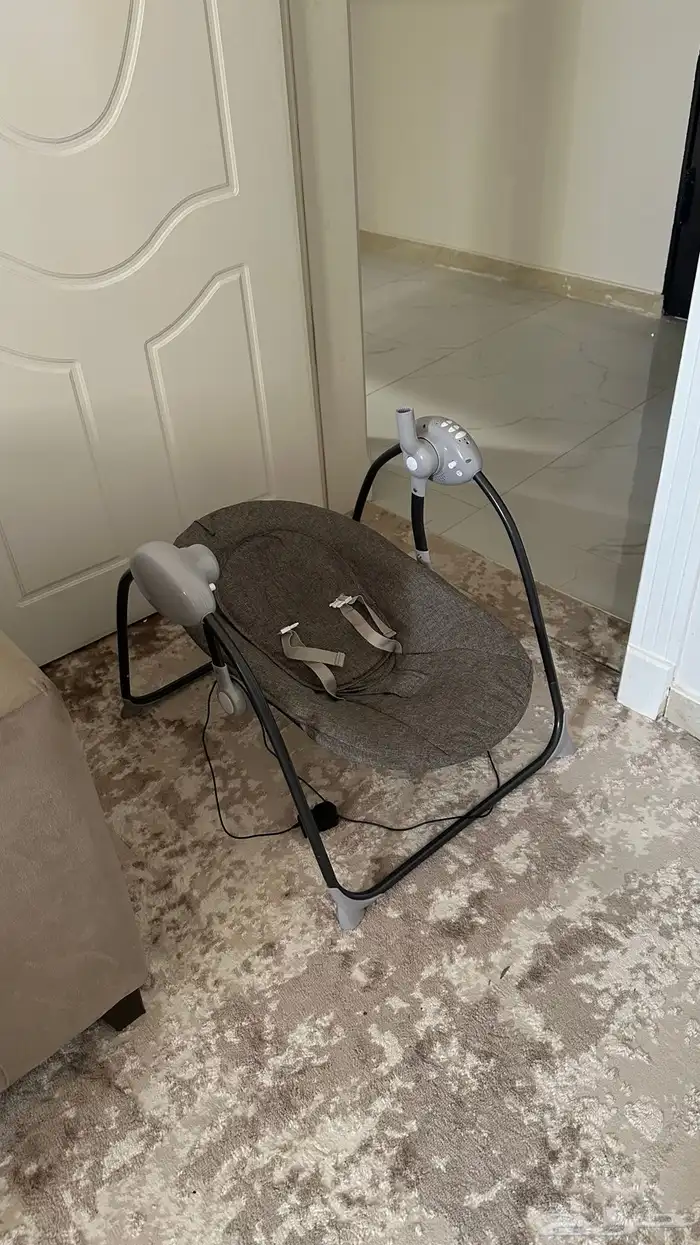 اغراض مواليد سرير جيزاني وسرير كهربائي هزاز 0