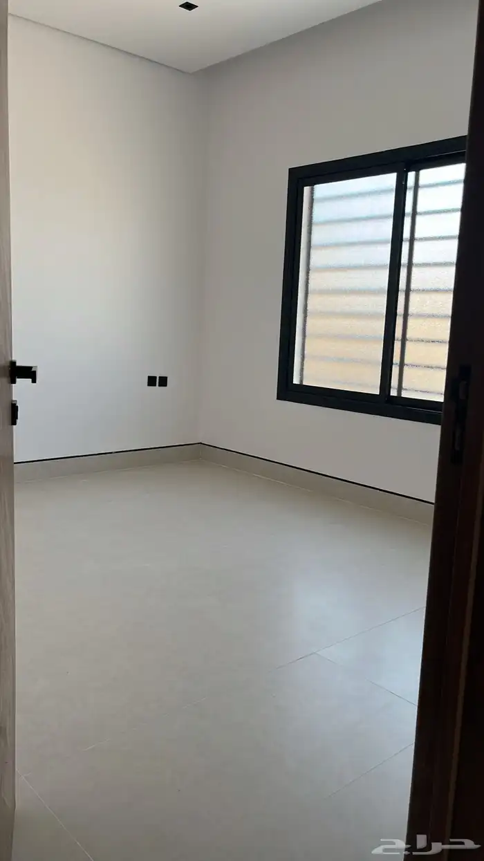 ادوار وشقق للبيع 13