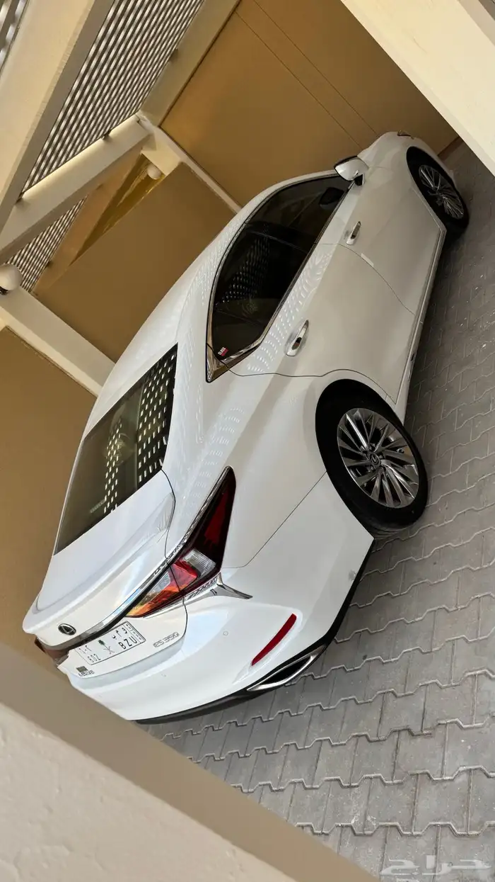 للبيع لكزس ES 350 CC بلس - موديل 2024 6