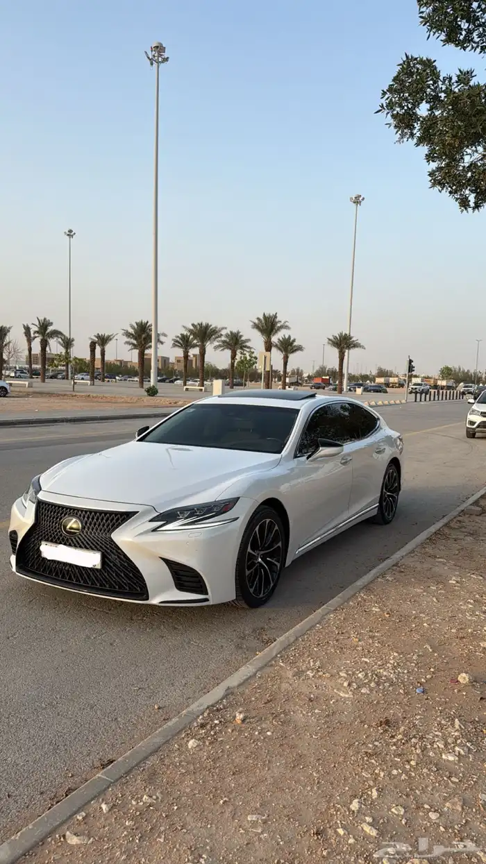 لكزس LS 500 2018 9