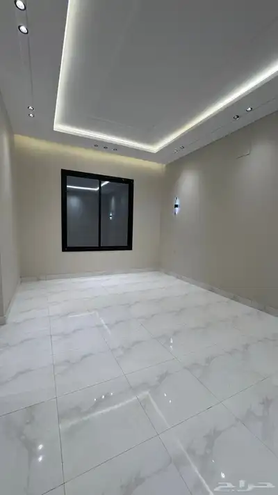 للبيع ادوار ارضيه بحوش وعلوى بسطح مساحه كبيره 400م المحاله index