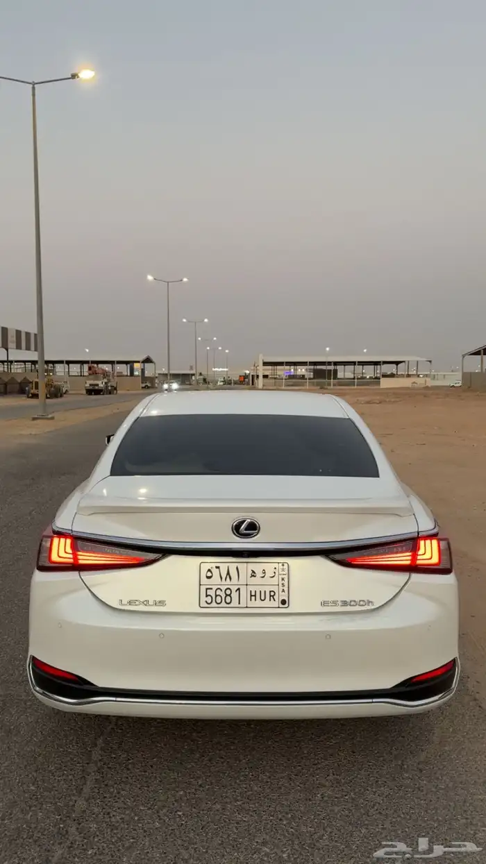 لكزس es300h هايبرد 2020 4