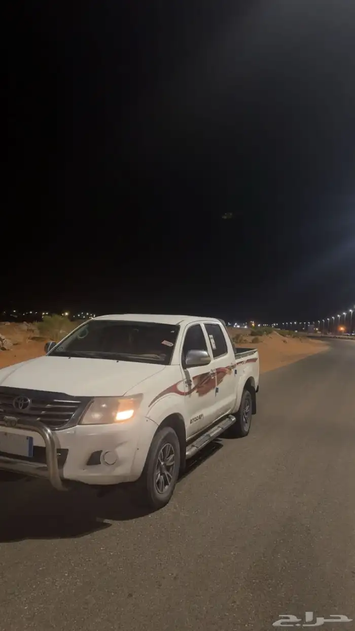 السلام عليكم للبيع هايلكس 2015 دبل باقي المواصفات 0