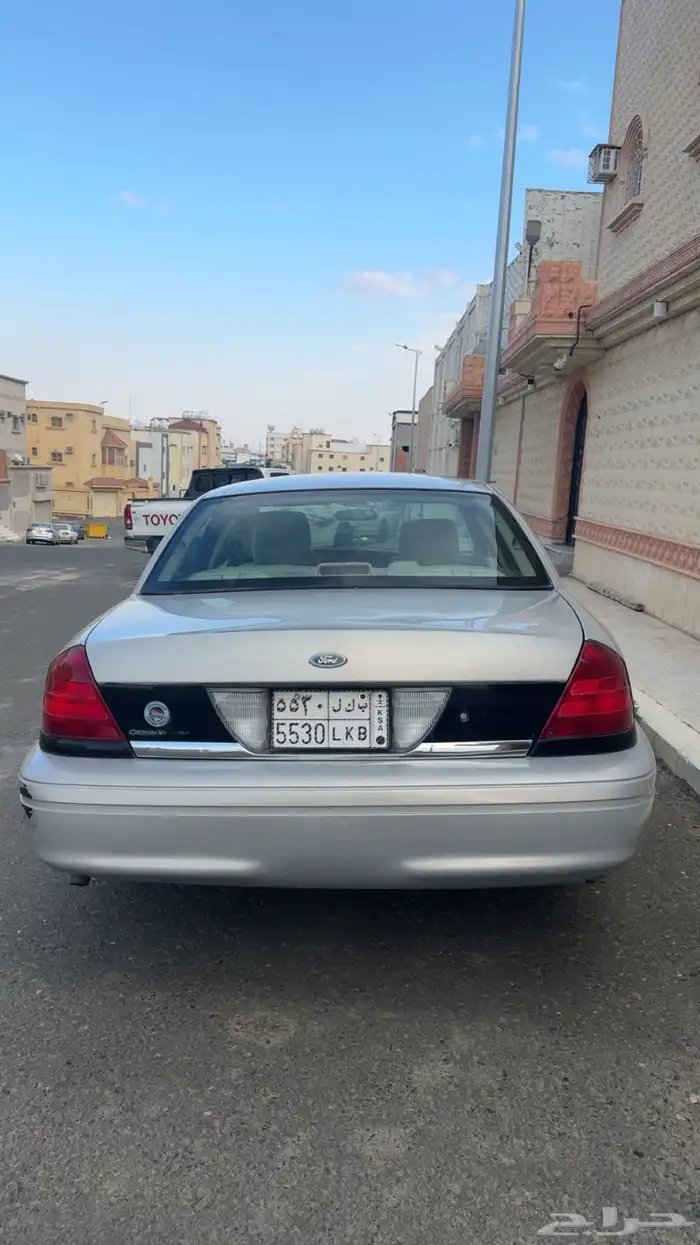 فورد كراون فكتوريا 2011 2