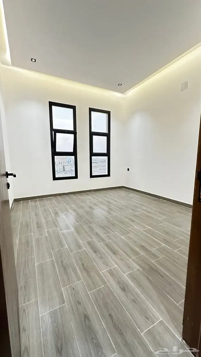 فيلا درج داخلي مع شقتين 12