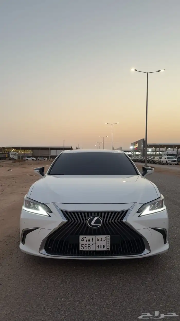 لكزس es300h هايبرد 2020 1