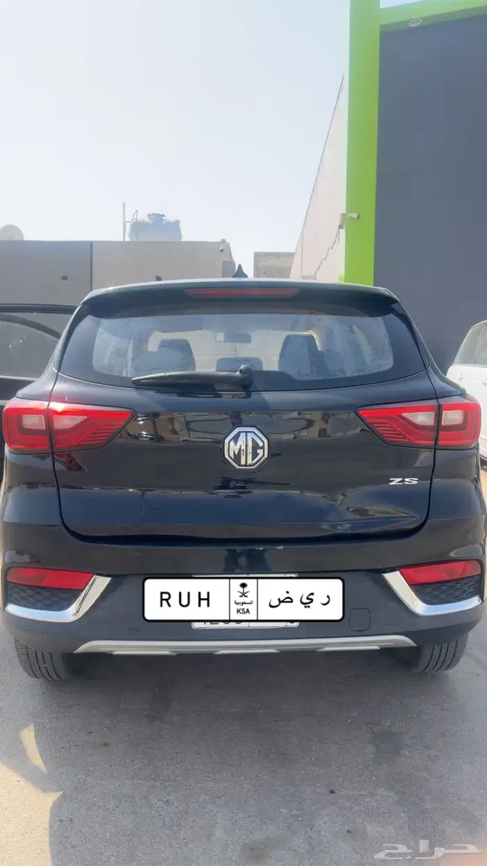 MG zs اسود 7