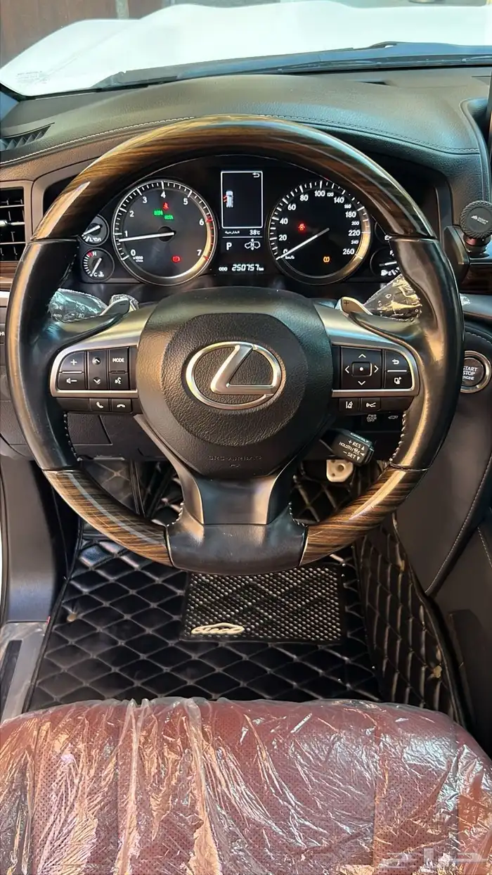 لكزس 570 S موديل 2019 19